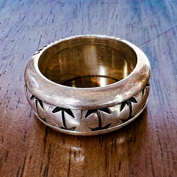 Cadillac Hammer Sterling Silver Ring 90s Grunge Biker Cross Spinner Size 11.75 - Picture 13 of 13